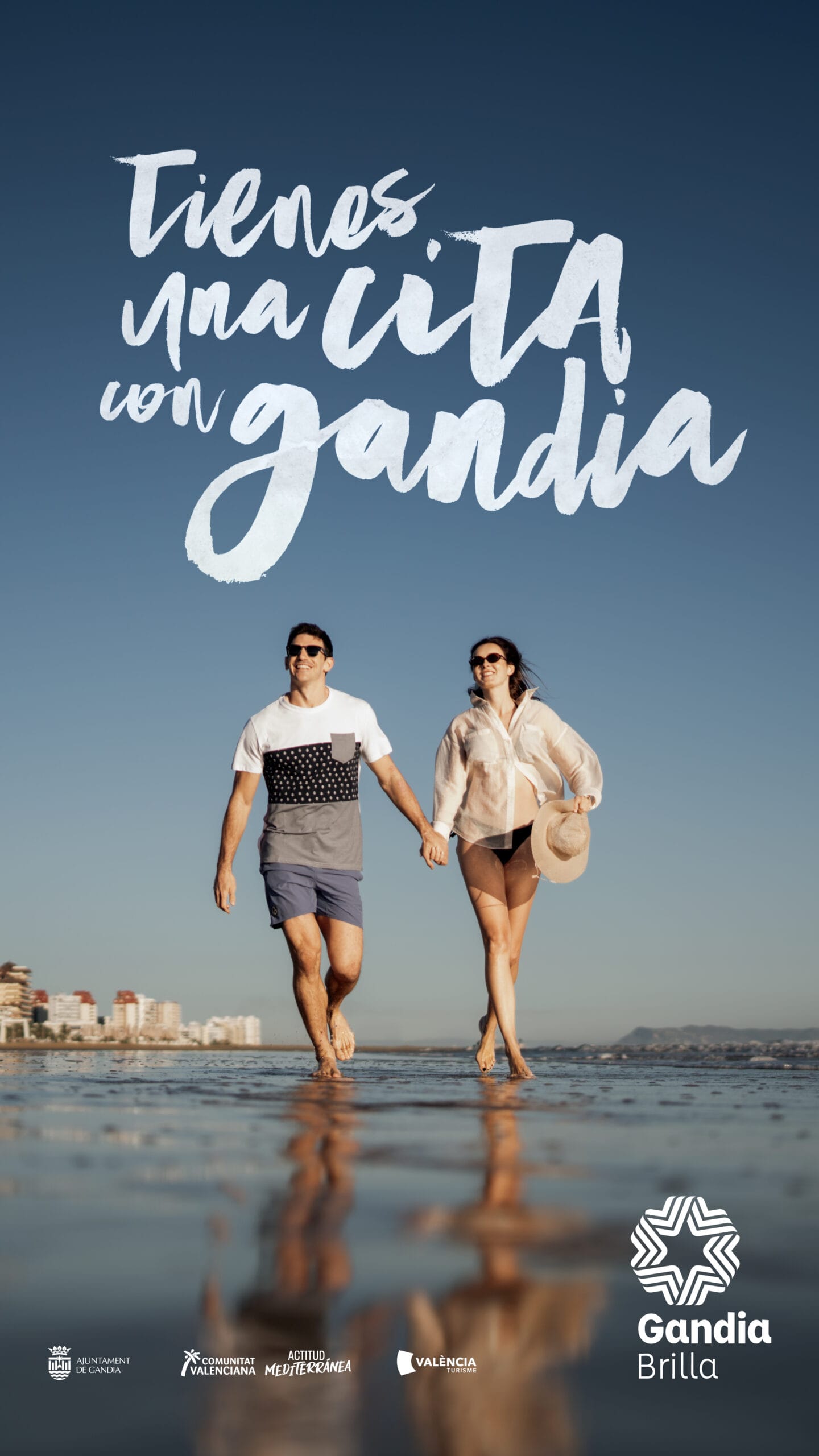 Cartel completo de Visit Gandia, con texto y logotipos visibles sin recorte
